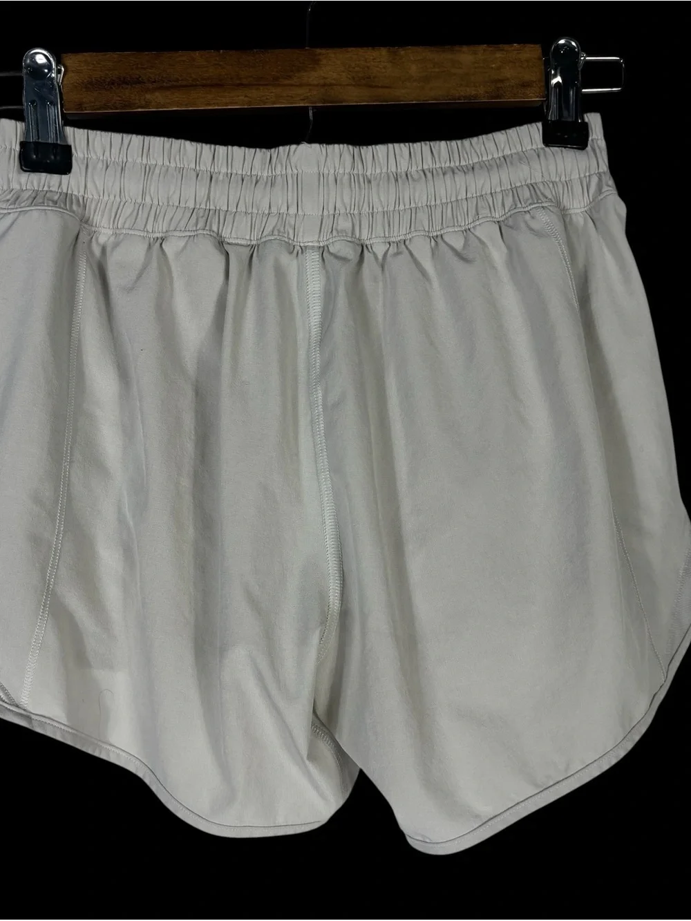 Lululemon Hotty Hot High Rise Lined Shorts Light Gray Size 4 Running Gym